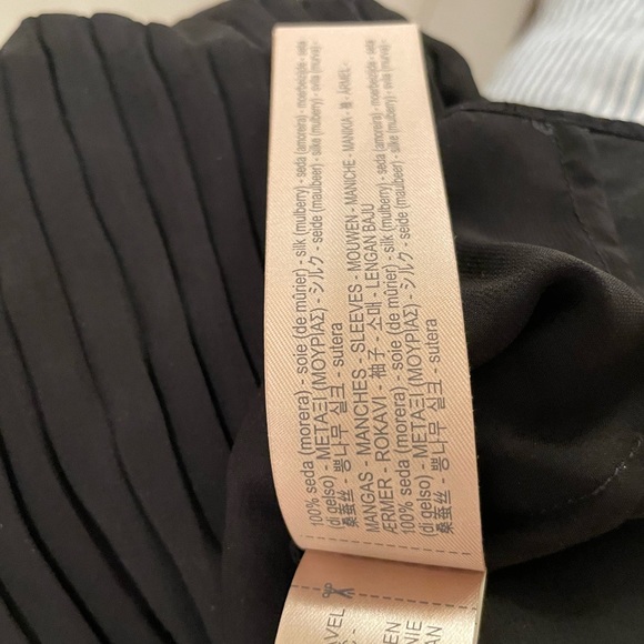 Massimo Dutti silk flowing pleated blouse - Picture 9 of 9